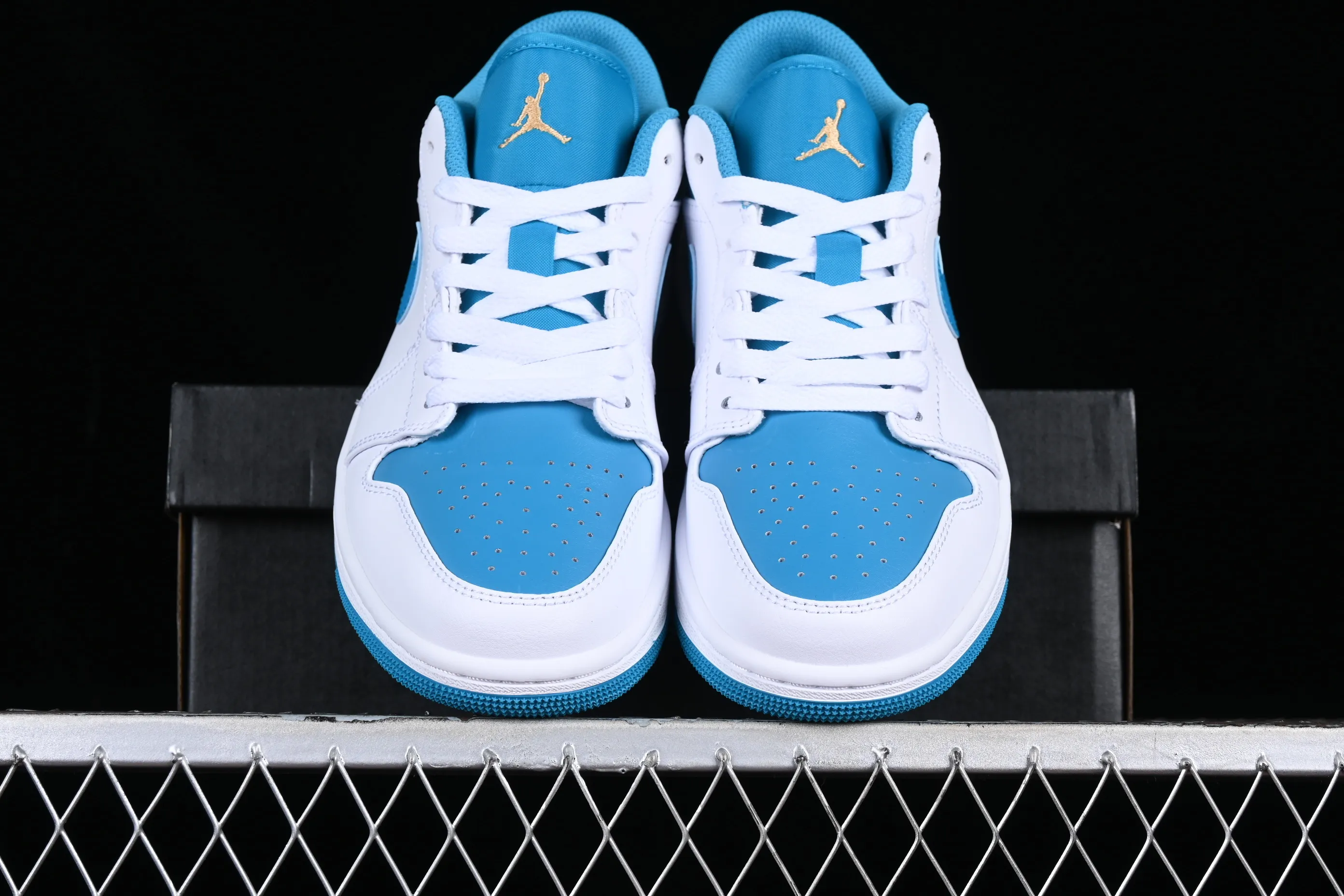 All categories Air Jordan Jordan series basketball shoes Air Jordan 1 Low G version pure original Air Jordan 1 Low "Aquatone" AJ1 Joe 1 blue and white low-top cultural basketball shoes 553558-174